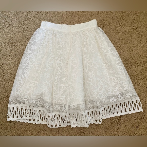 Chi Chi London Premium Lace Skirt with Cutwork Detail - Picture 8 of 12